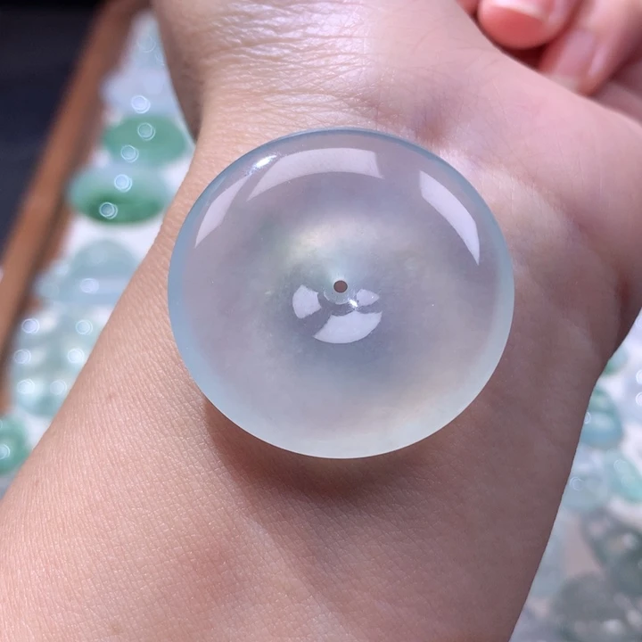 颈饰未镶嵌翡翠冰种大平安扣