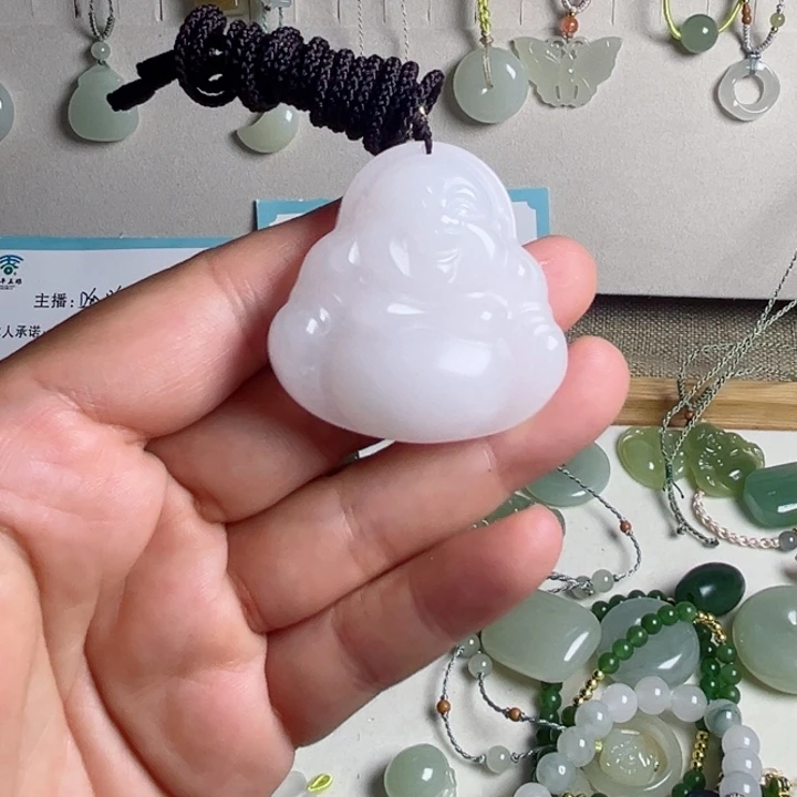 颈饰未镶嵌石英质玉