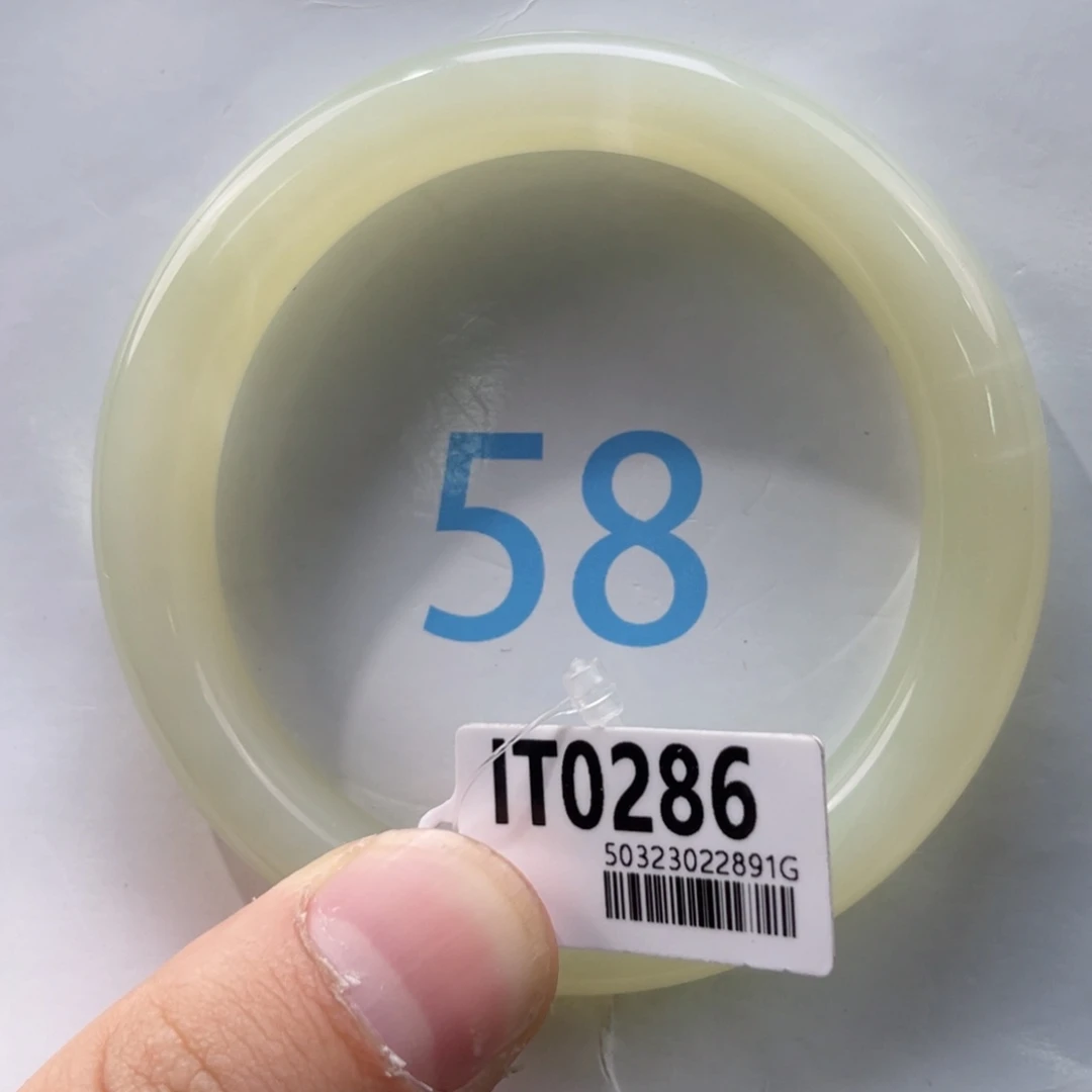 和田玉手镯未镶嵌我***豆