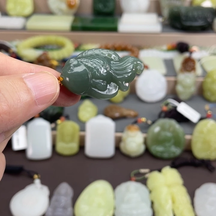 和田玉（糖玉）未镶嵌颈饰