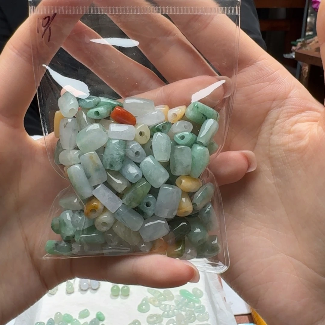 未镶嵌挂件翡翠福利1个，不包邮，拍邮费发货