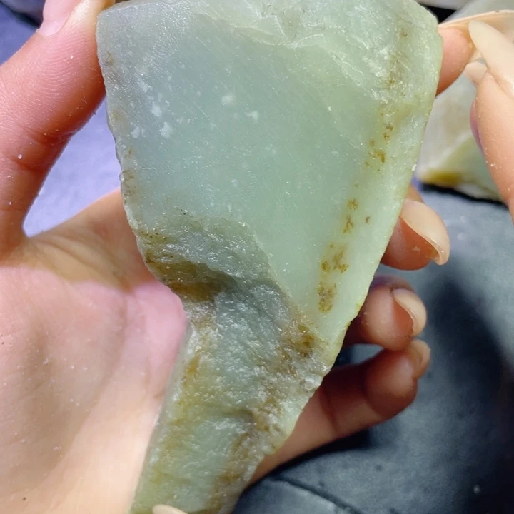 和田玉未镶嵌珠宝半成品