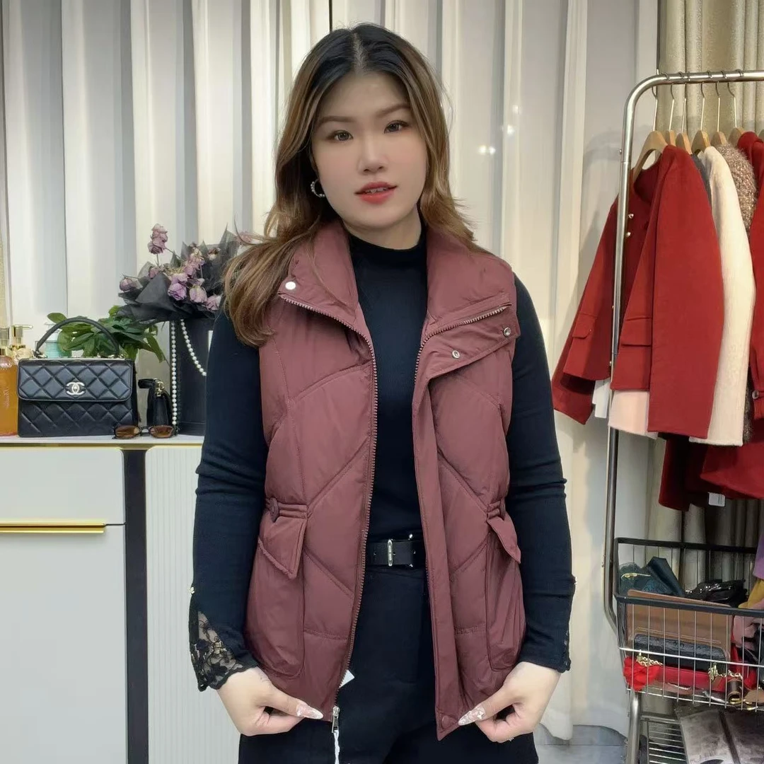 小鑫肝@新款重工立领带扣抽绳简宁气质百搭保暖棉马甲 A65