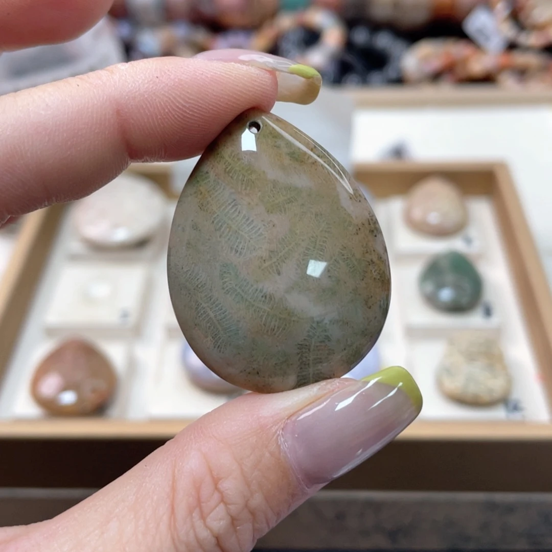 硅化珊瑚（珊瑚玉）手链未镶嵌浅**留078