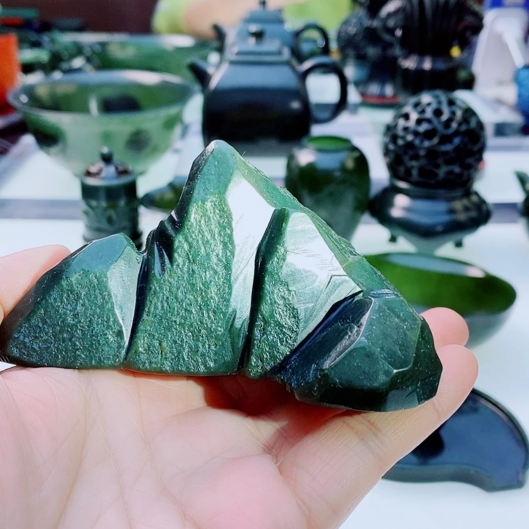 未镶嵌和田玉摆件