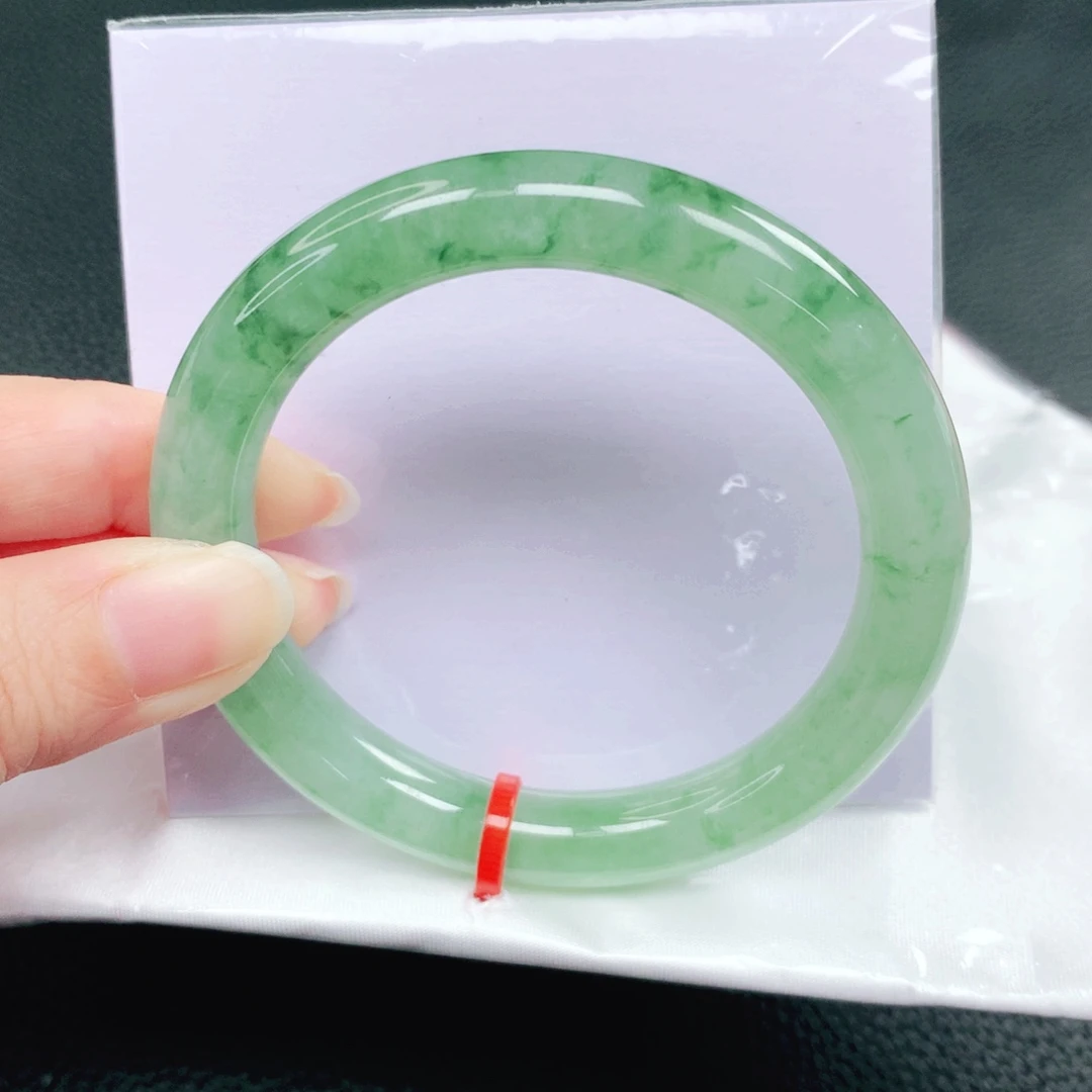 翡翠未镶嵌手镯55圈