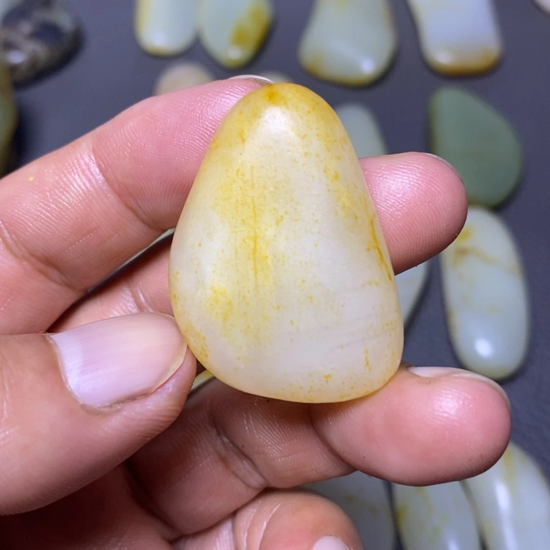 和田玉（糖玉）未镶嵌挂件