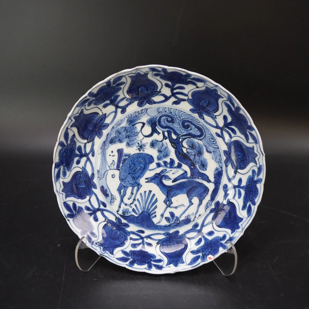 Lot.25100914明万历青花双鹿图葵口盘 直径：约20.2cm