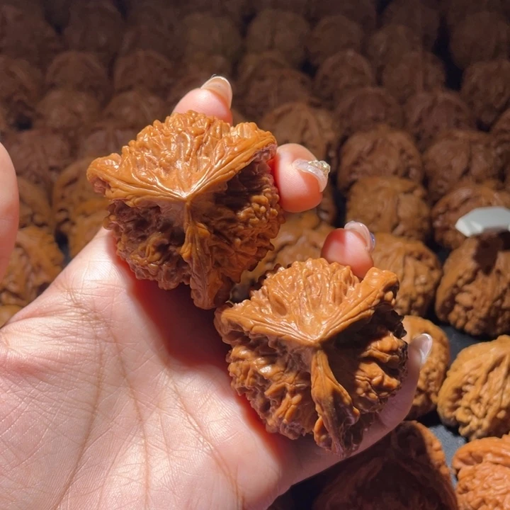 铁***具文玩核桃吊坠官帽