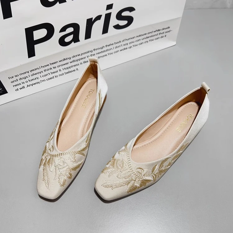 断码真皮国风新中式方头粗跟复古单鞋2025新款软底旗袍鞋刺绣女鞋