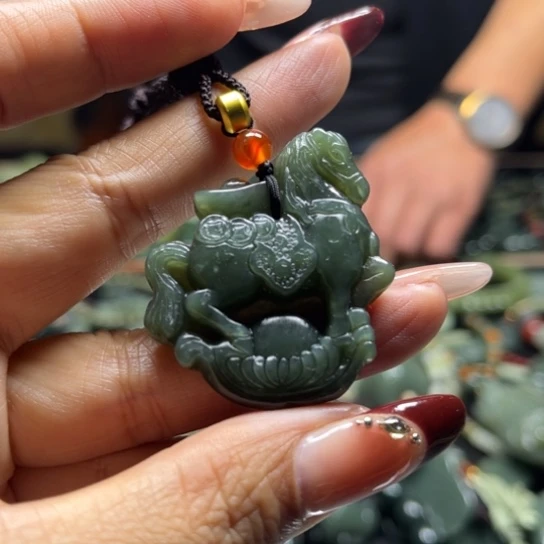 和田玉未镶嵌挂件