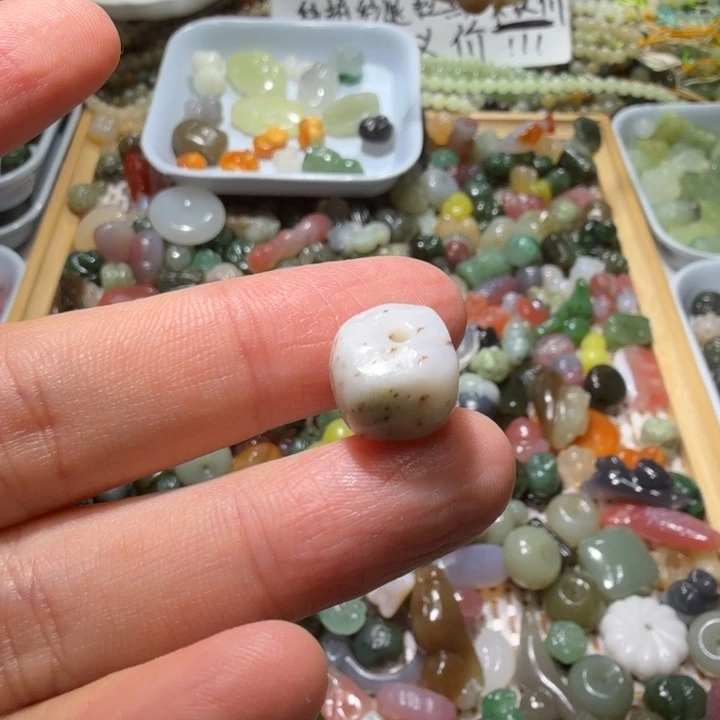 和田玉未镶嵌珠宝半成品