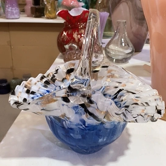 琉璃花瓶高22厘米口径22厘米