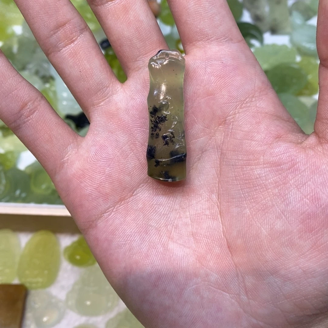 岫玉未镶嵌吊坠(不含链)