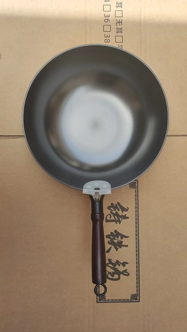 (平底)无涂层铸铁炒锅，平面电磁炉可用健康有锅气。24-26-28平底