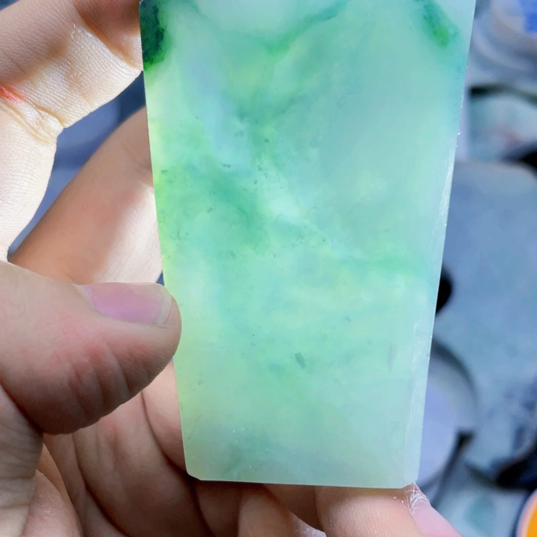 翡翠未镶嵌颈饰翡翠首饰