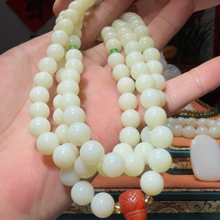 和田玉颈饰未镶嵌