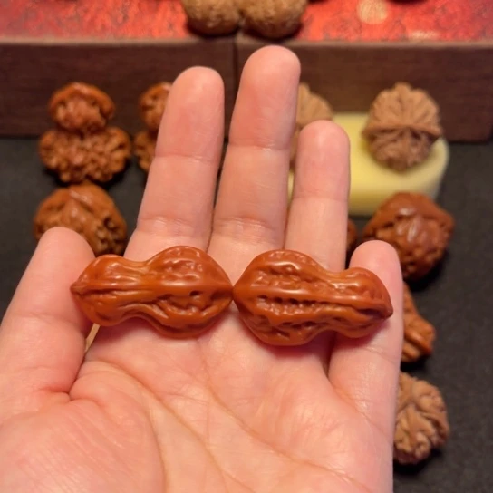 文玩核桃吊坠小花生