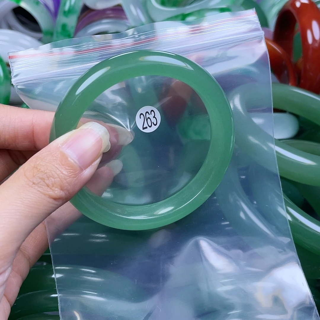 【闪购商品】未镶嵌手镯石英岩玉57
