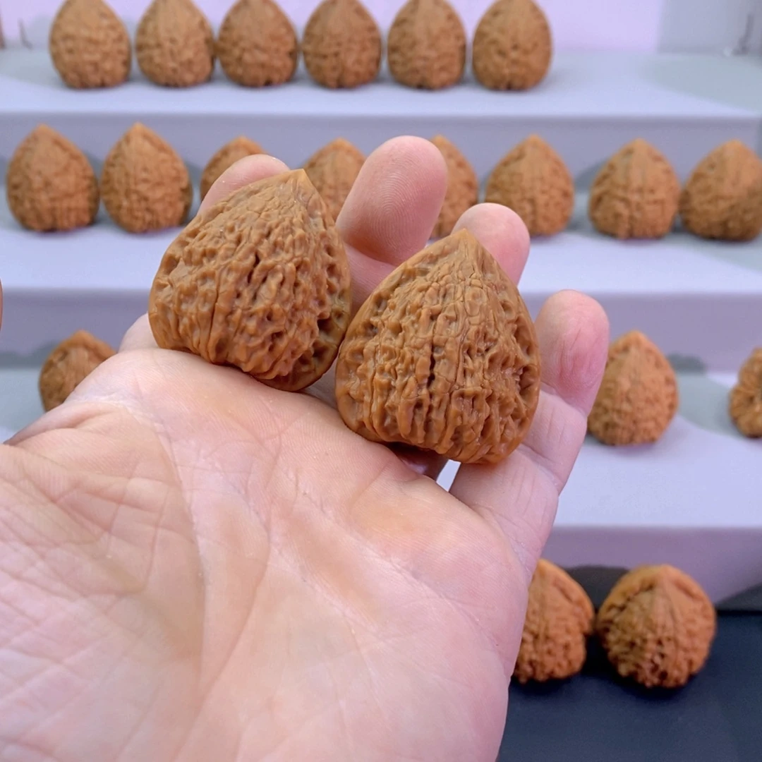 文玩核桃把件l*s36+蛇王