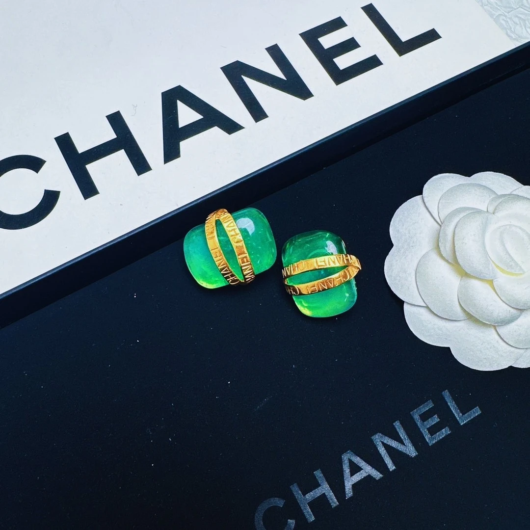 95新 Chanel/香奈儿 柚礼/香奈儿霓虹绿琉璃糖豆耳夹
