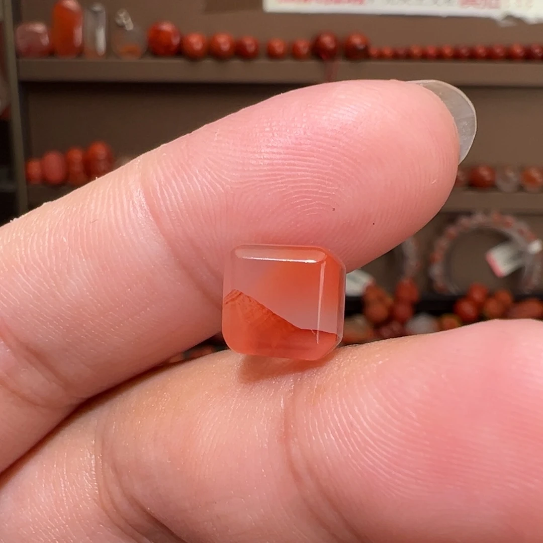 南红玛瑙川料未镶嵌8咪方糖