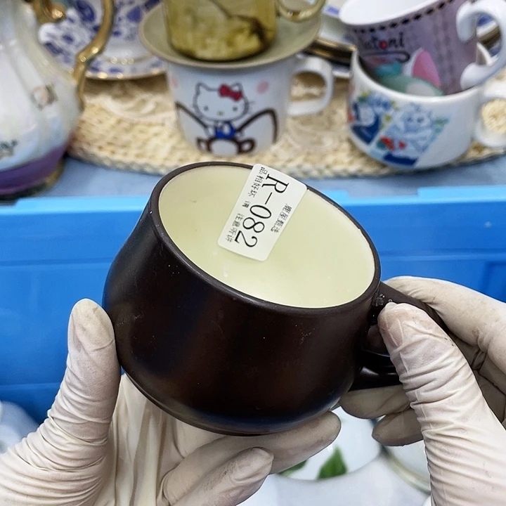 荷*82 满28包邮，默认微瑕完美慎入