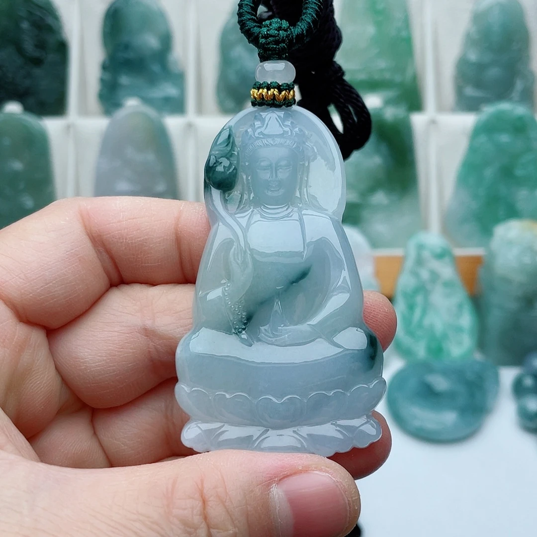 翡翠未镶嵌颈饰素衣观音