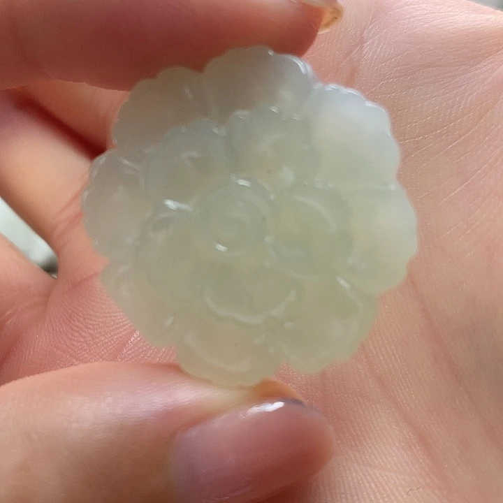 雨***石颈饰未镶嵌和田玉