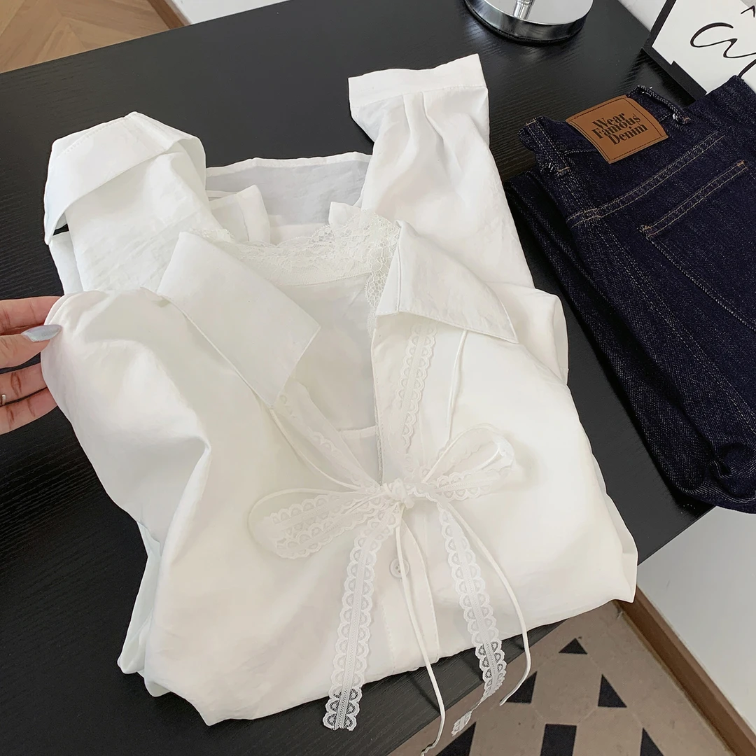 法式纯欲风蕾丝拼接飘带V领衬衫女秋季白色气质洋气宽松长袖上衣