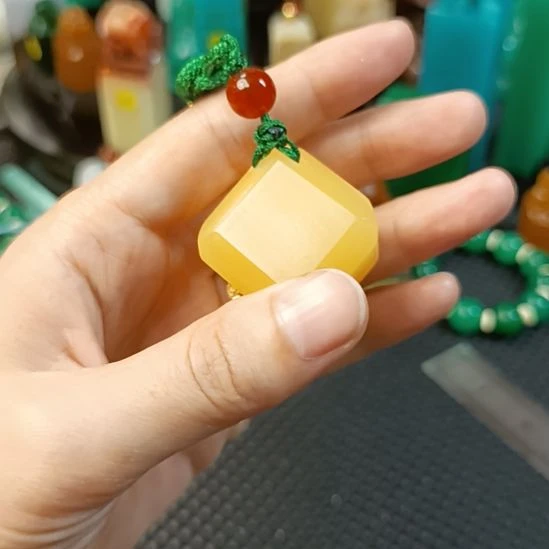 寿山石印石金田黄车挂