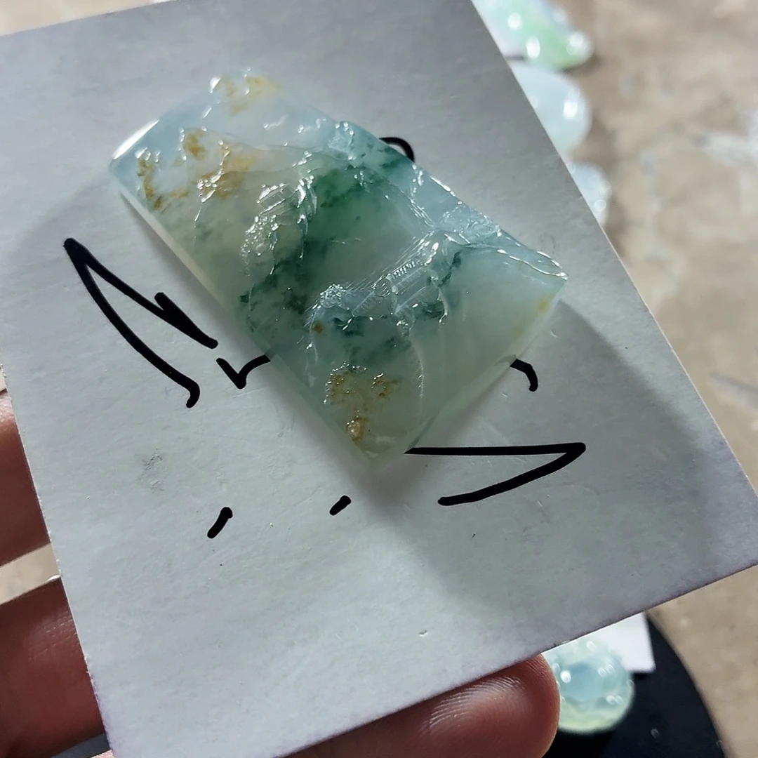 时***.翡翠未镶嵌颈饰翡翠