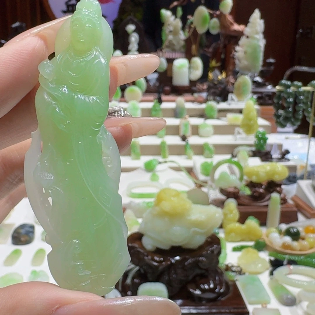 和田玉（翠青玉）未镶嵌颈饰翠青观音