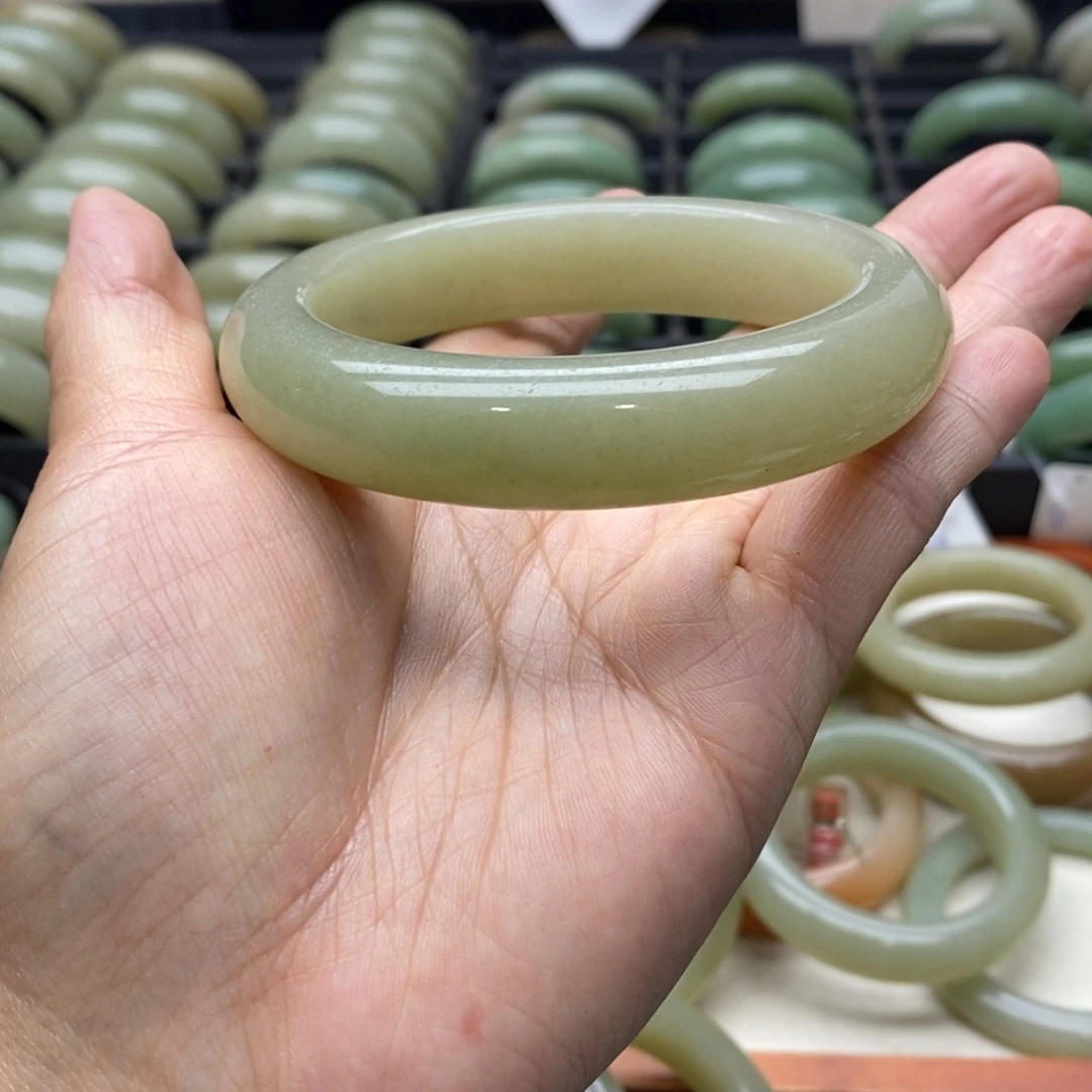 石英岩玉手镯未镶嵌@*忘