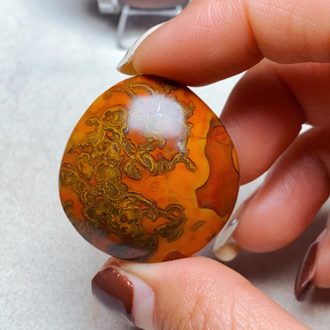 彼***发玛瑙/玉髓未镶嵌颈饰