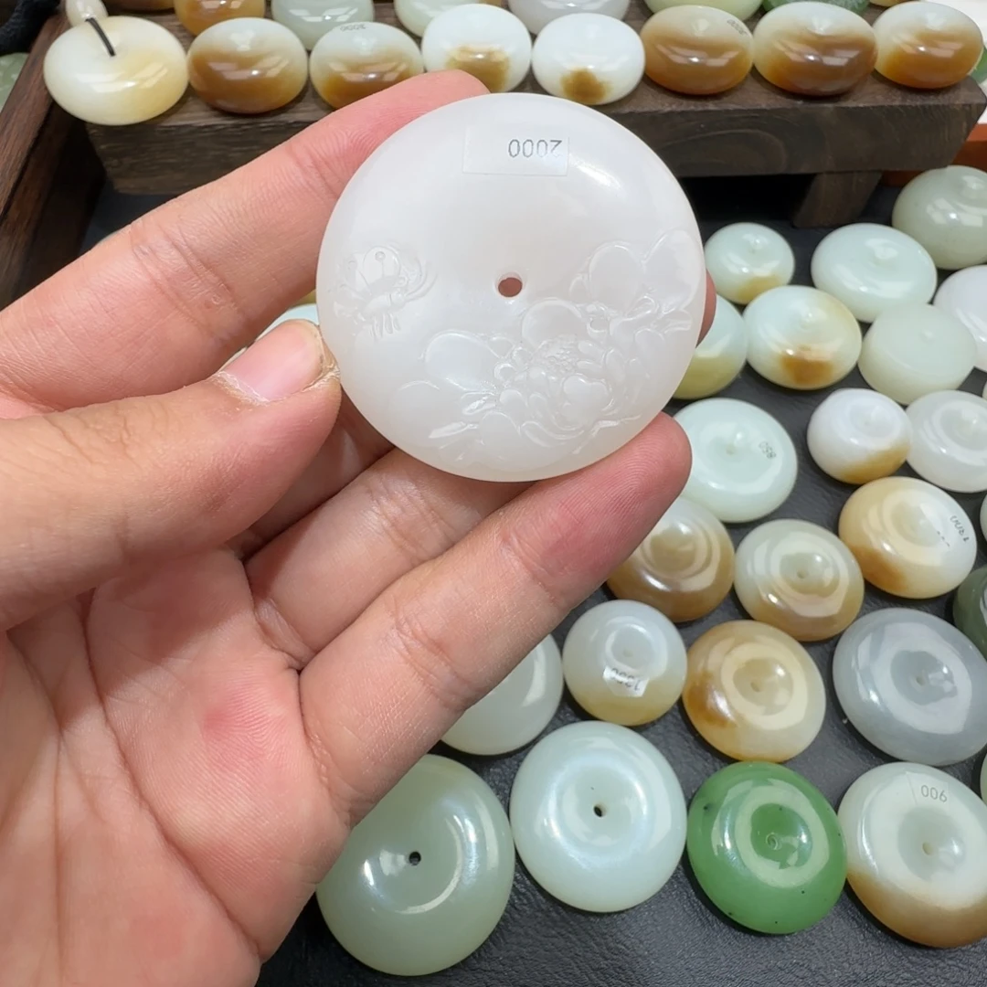 和田玉（糖玉）未镶嵌颈饰