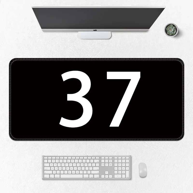 【37号】动漫游戏鼠标垫超大号办公电脑桌垫锁边加厚防滑亚布专属