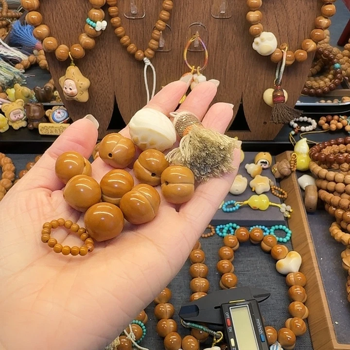 ****猴头核桃吊坠屁桃手捻