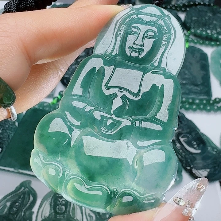 翡翠未镶嵌颈饰天然的A货翡翠多样性发其一