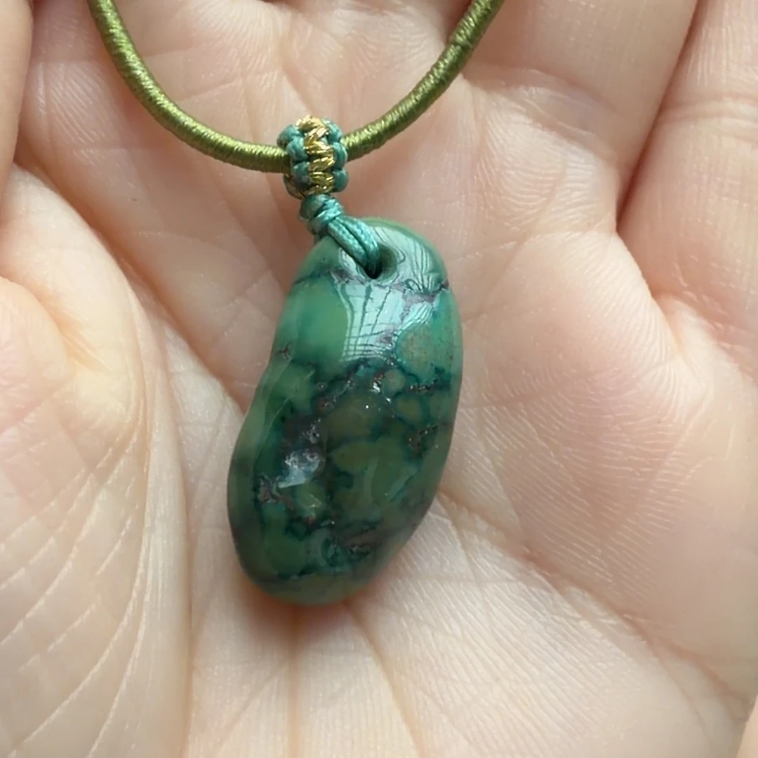 绿松石未镶嵌颈饰