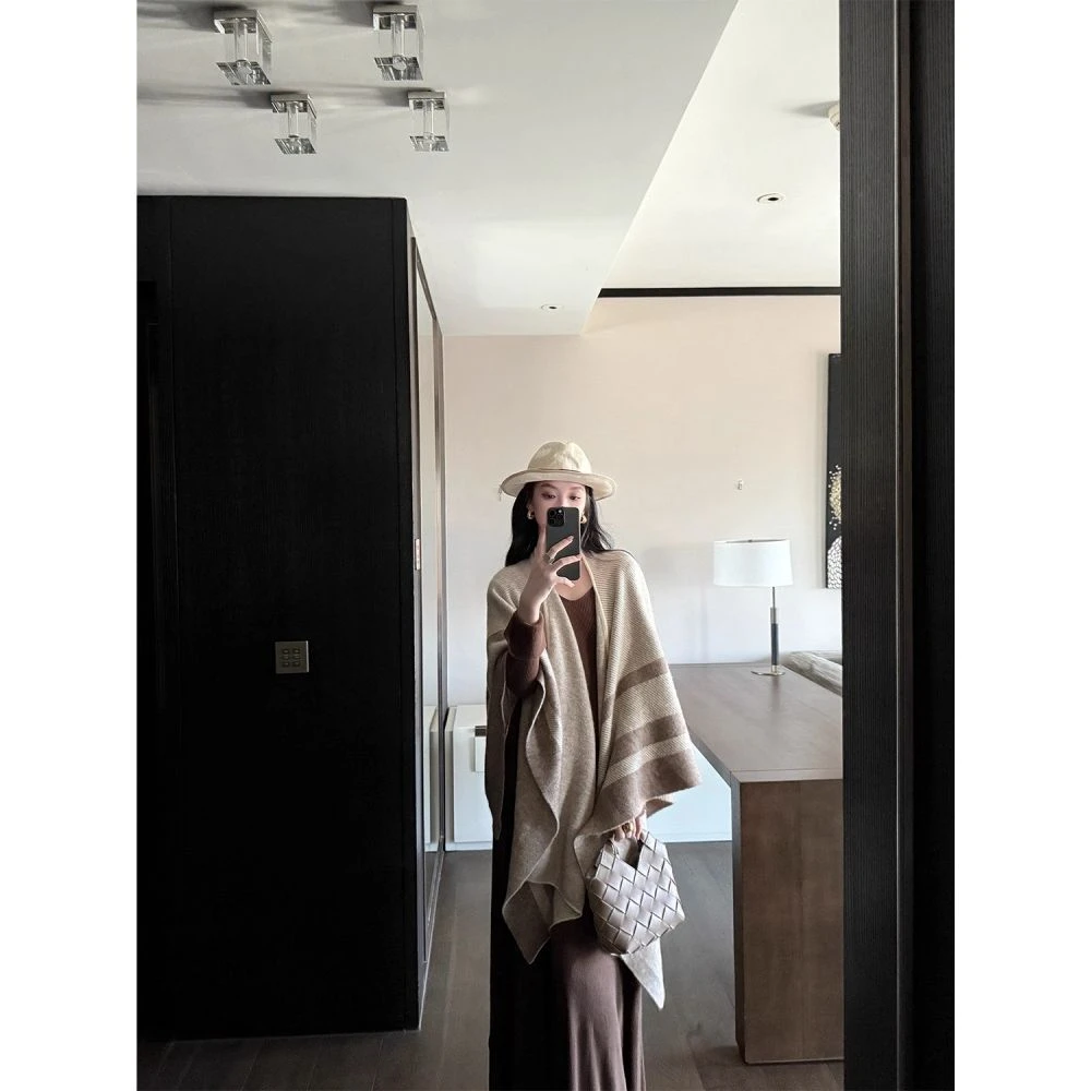FAVMARTHA百搭时髦羊毛针织斗篷披肩围巾女外套秋季外搭配裙子保