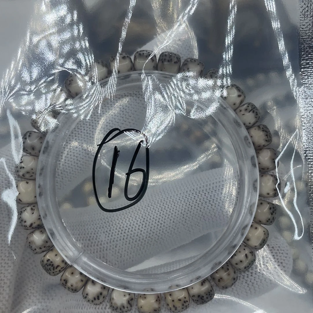 星月菩提手串16河豚
