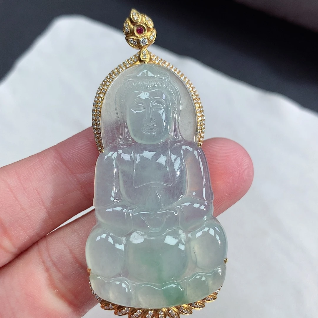 翡翠18K金镶嵌颈饰观音