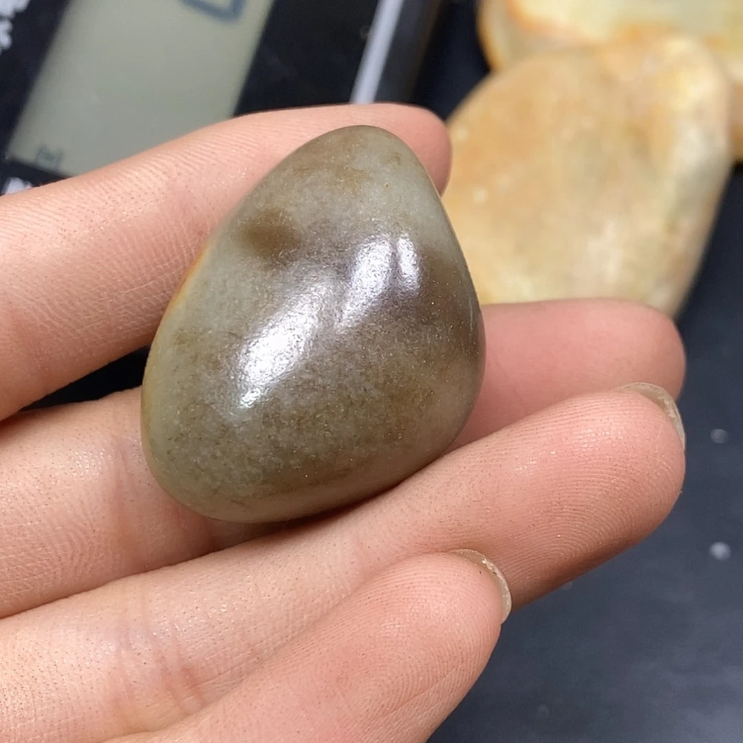 和田玉（糖玉）未镶嵌挂件