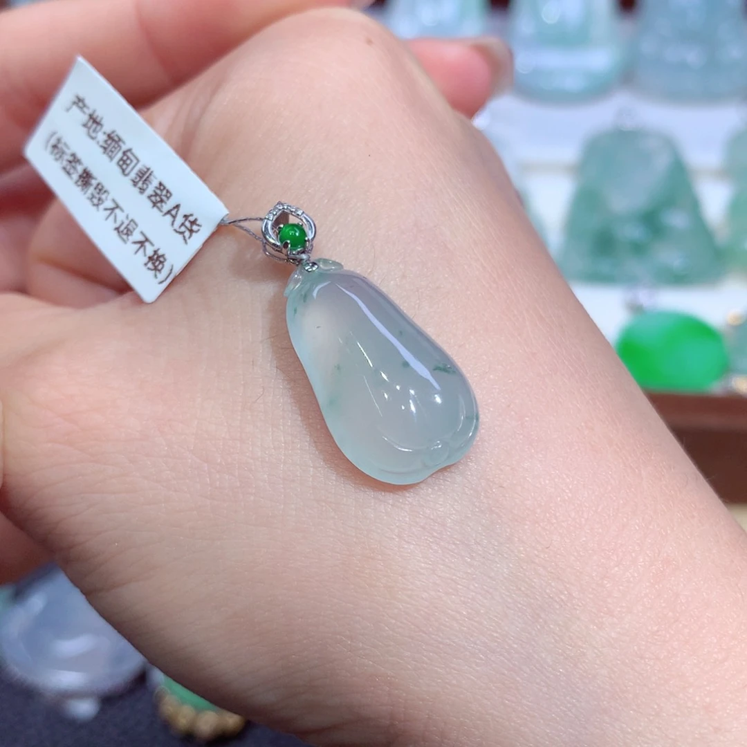 吊坠(不含链)18K金镶嵌翡翠天然缅甸A货翡翠揭阳工福瓜