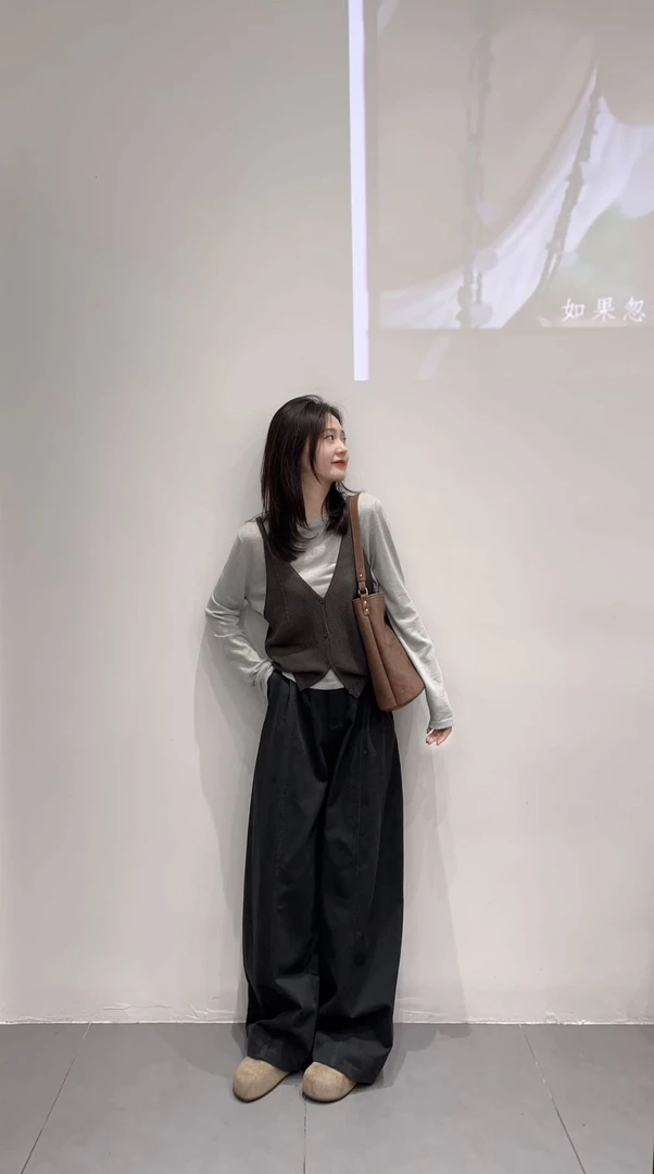 套装女秋2025新款爆款洋气韩系慵懒风内搭长袖吊带马甲百搭阔腿裤