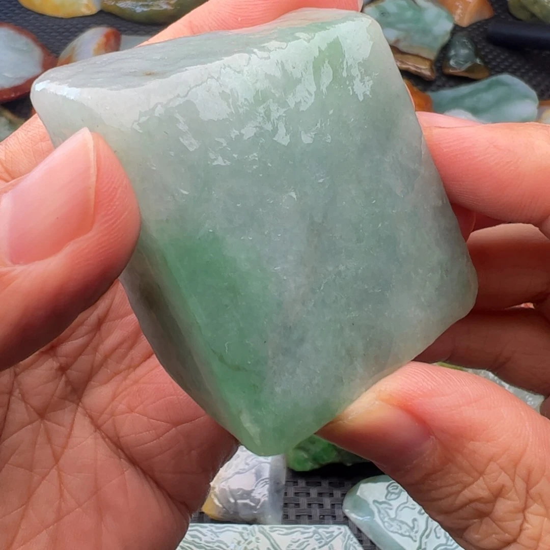 翡翠裸石缅甸翡翠