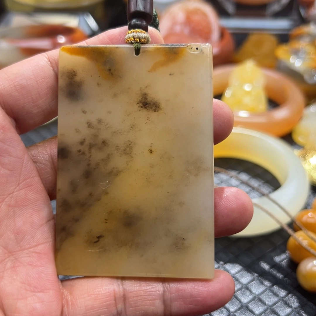 石英质玉未镶嵌颈饰