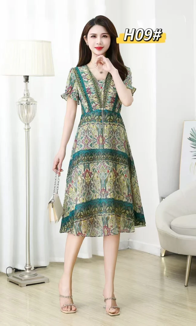 【QX519】V领波西米亚风收腰显瘦气质减龄2025年新款连衣裙