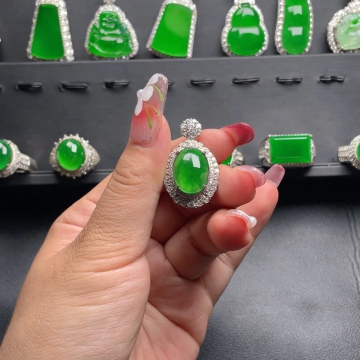 翡翠颈饰未镶嵌翡翠吊坠